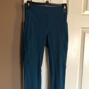 Lululemon LEAD THE PACK CROP *23"-Nile Blue-Size 6